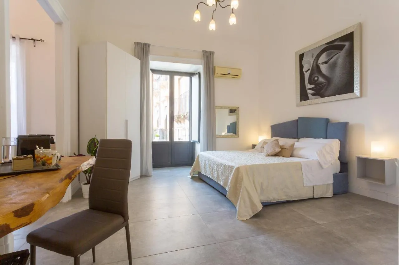 Palazzo Bruca Catania Bed & Breakfast