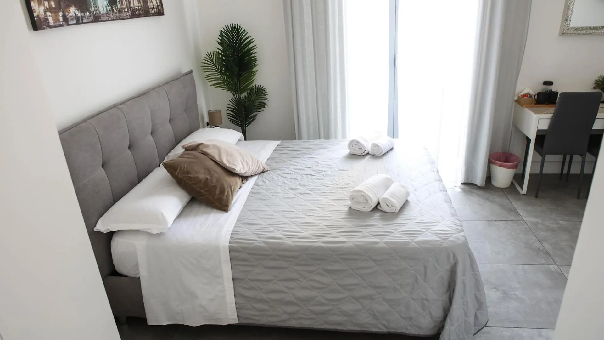 Palazzo Bruca Catania Bed & Breakfast