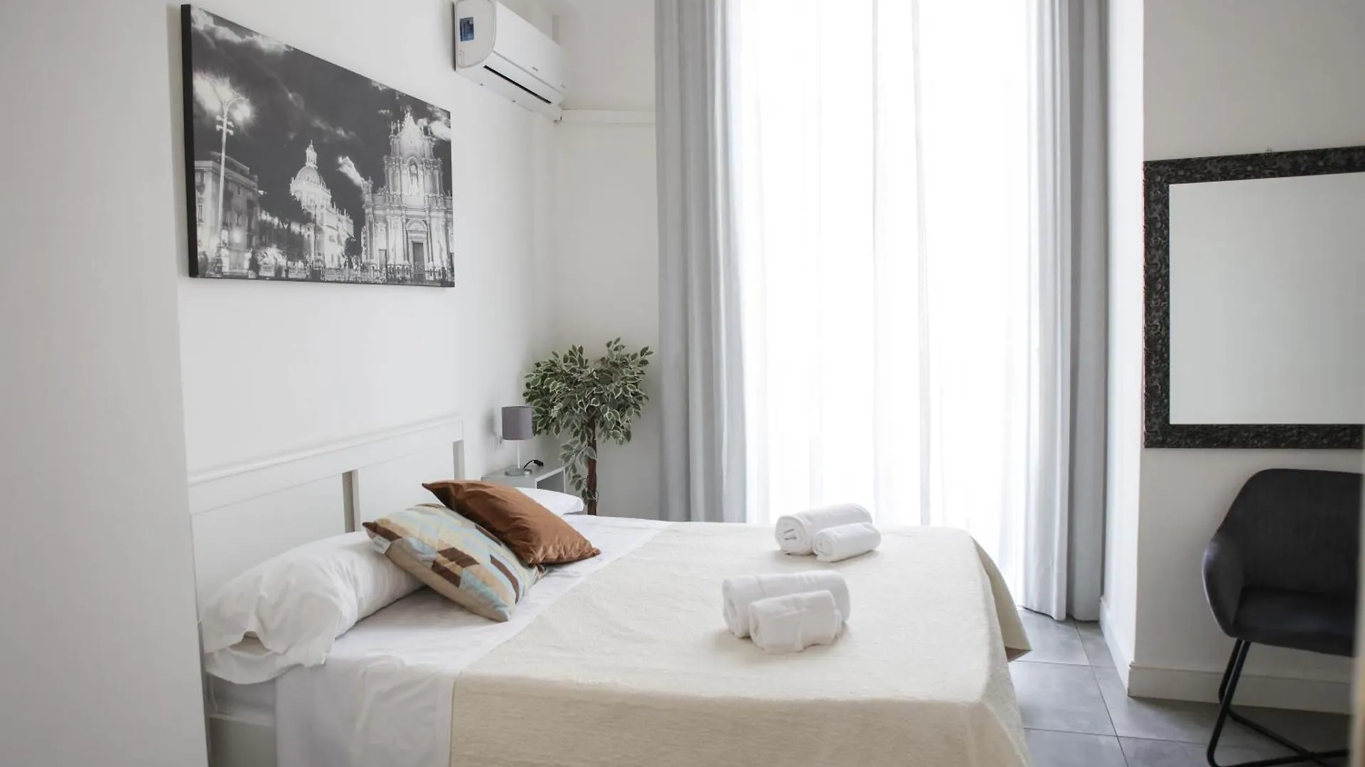 Palazzo Bruca Catania Bed & Breakfast Italy