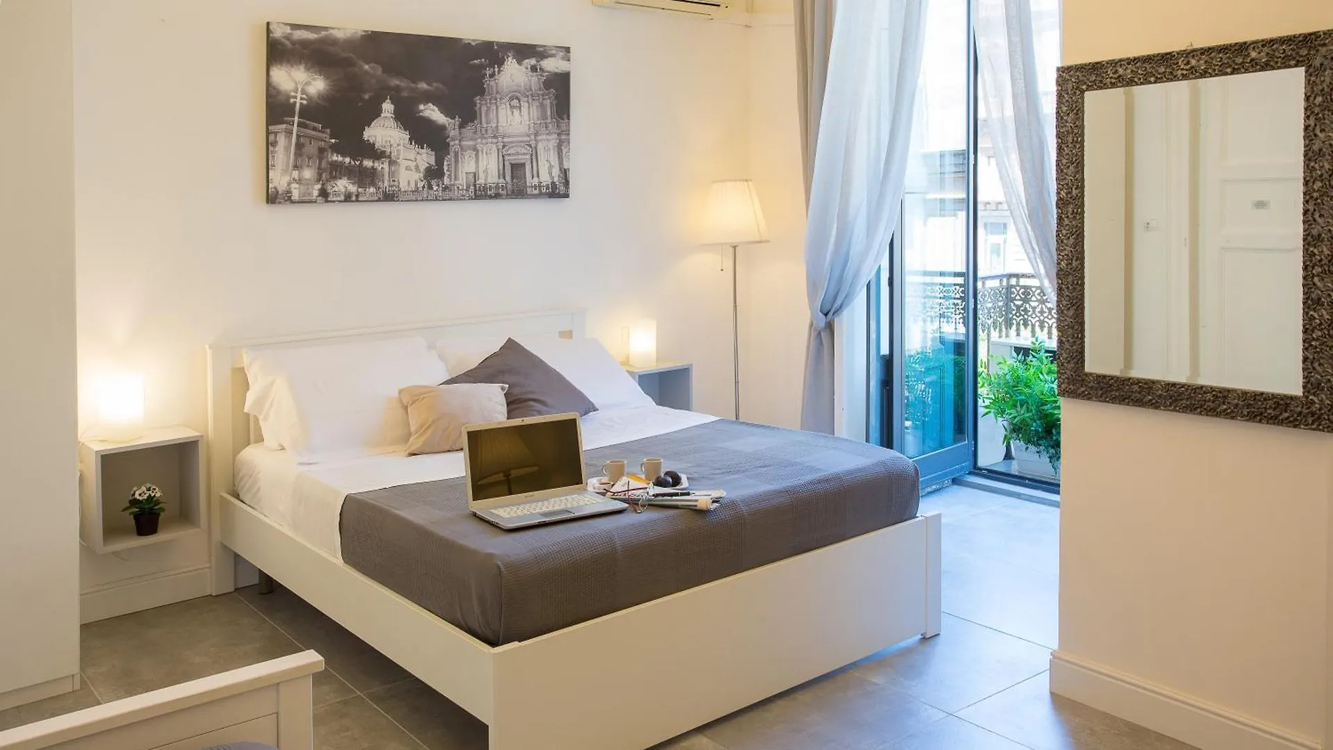 Palazzo Bruca Catania Bed & Breakfast