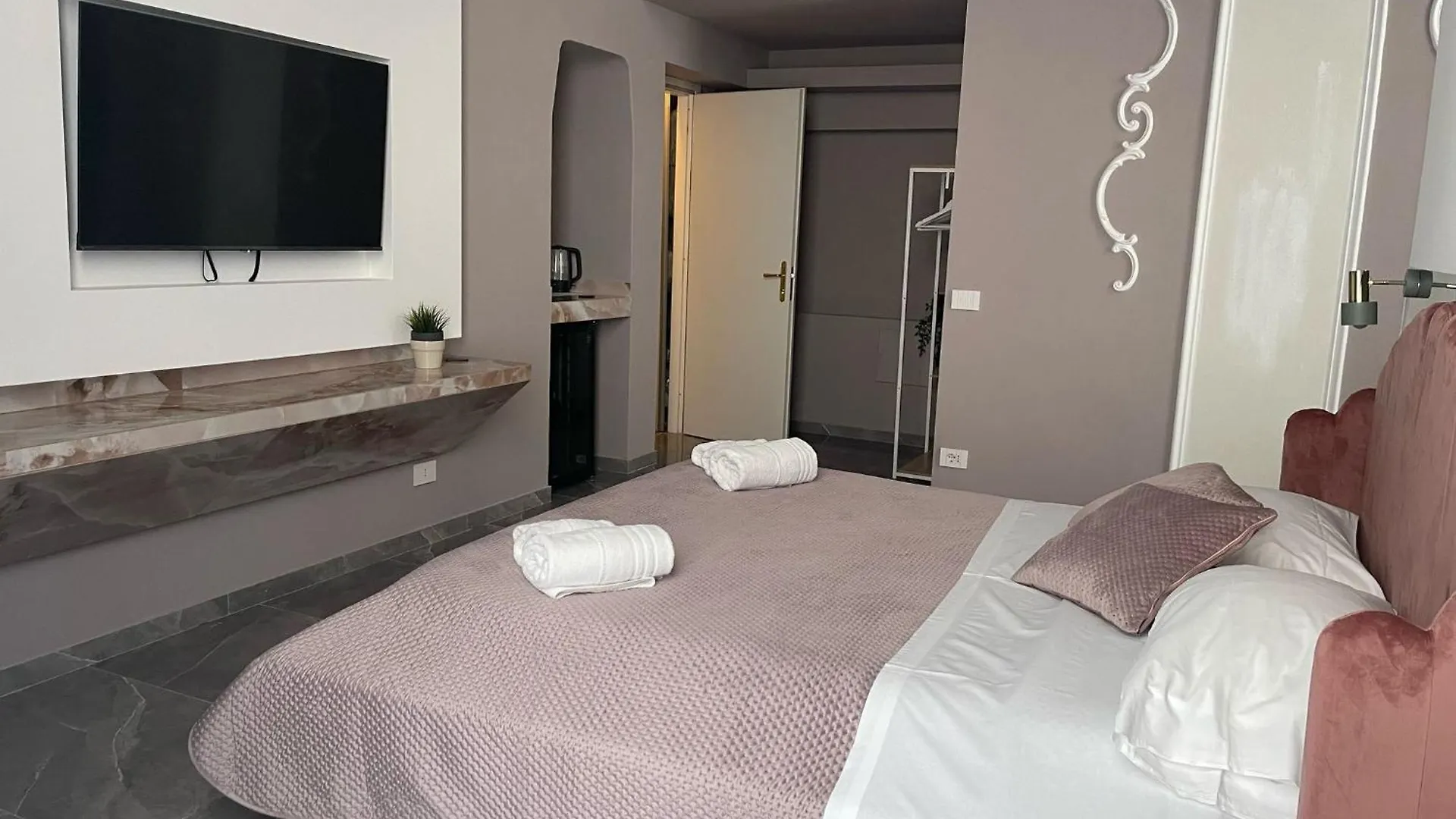 Palazzo Bruca Catania Bed & Breakfast